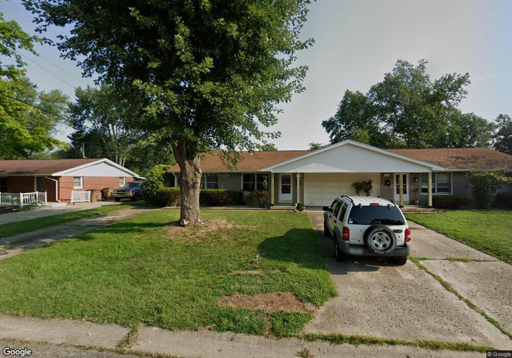 3810 Camelot Ln, Columbus, IN 47203 - photo 1