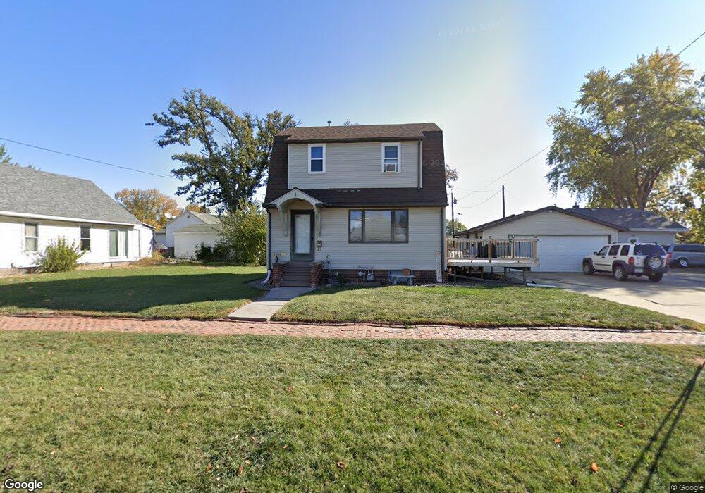 708 E 4th St S, Newton, IA 50208 - photo 1