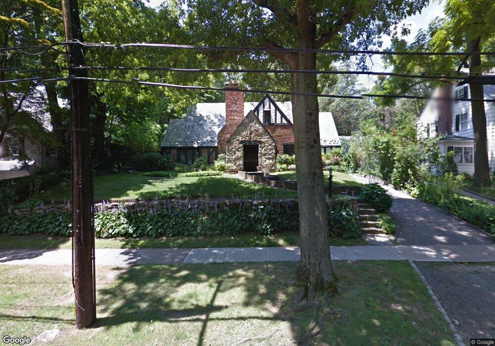 83 Manhasset Woods Rd, Manhasset, NY 11030 - photo 1