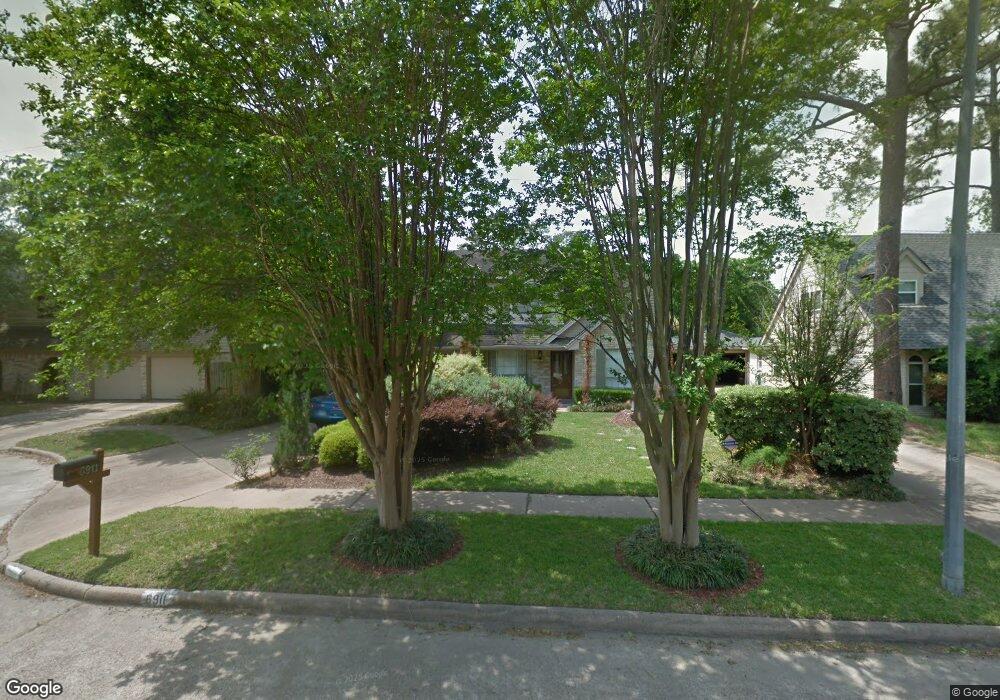 6911 Oak Bough Dr, Houston, TX 77088 - photo 1
