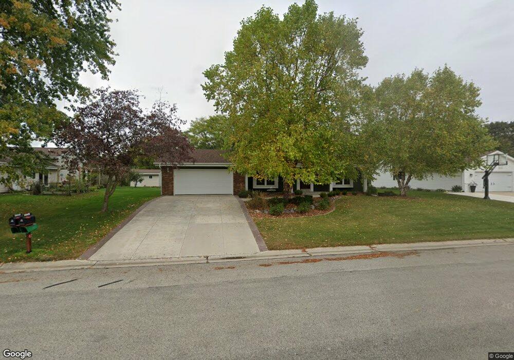 N106W16460 Fieldstone Pass, Germantown, WI 53022 - photo 1