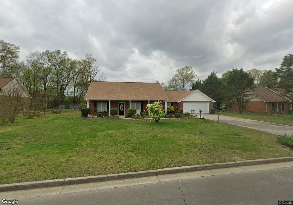 305 Larkspur Dr SW, Calhoun, GA 30701 - photo 1