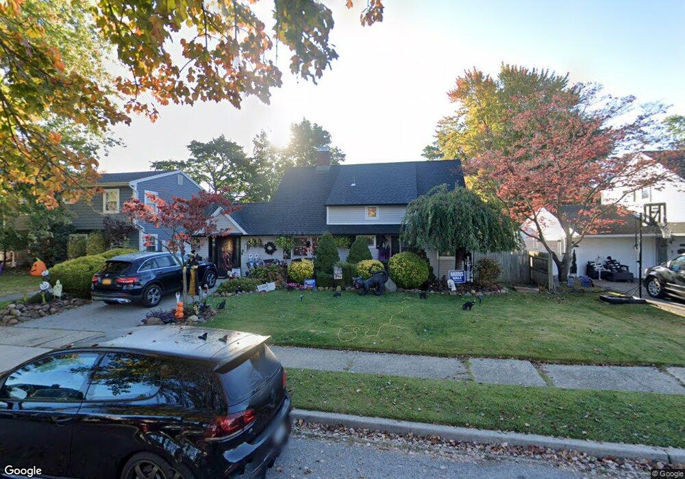 46 Elbow Ln, Levittown, NY 11756 - photo 1