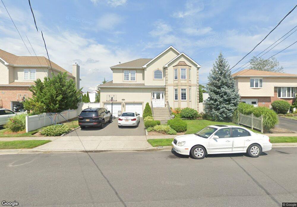 2771 Wynsum Ave, Merrick, NY 11566 - photo 1