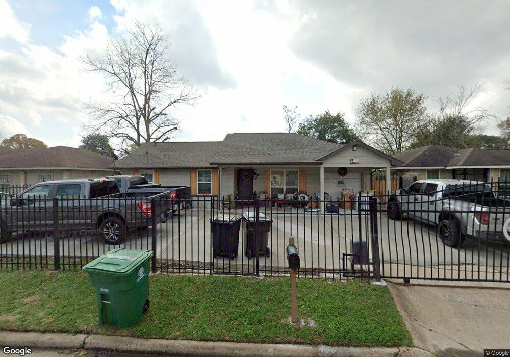 1347 Tarberry Rd, Houston, TX 77088 - photo 1