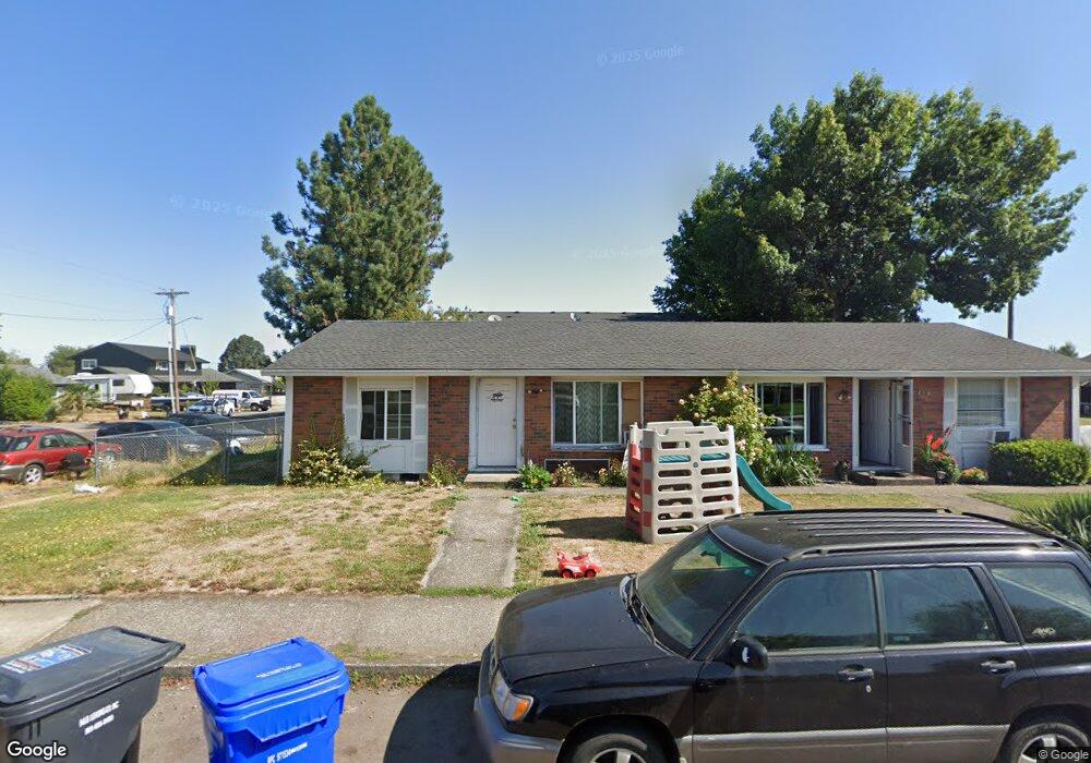 621 W Heintz St, Molalla, OR 97038 - photo 1