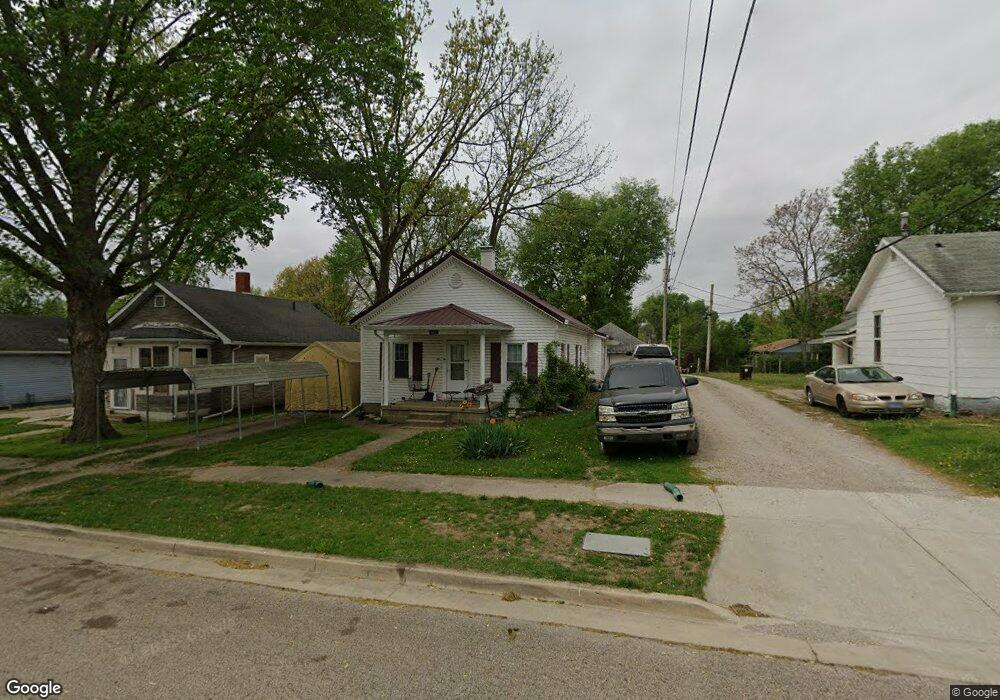 323 S Elm St, Lincoln, IL 62656 - photo 1