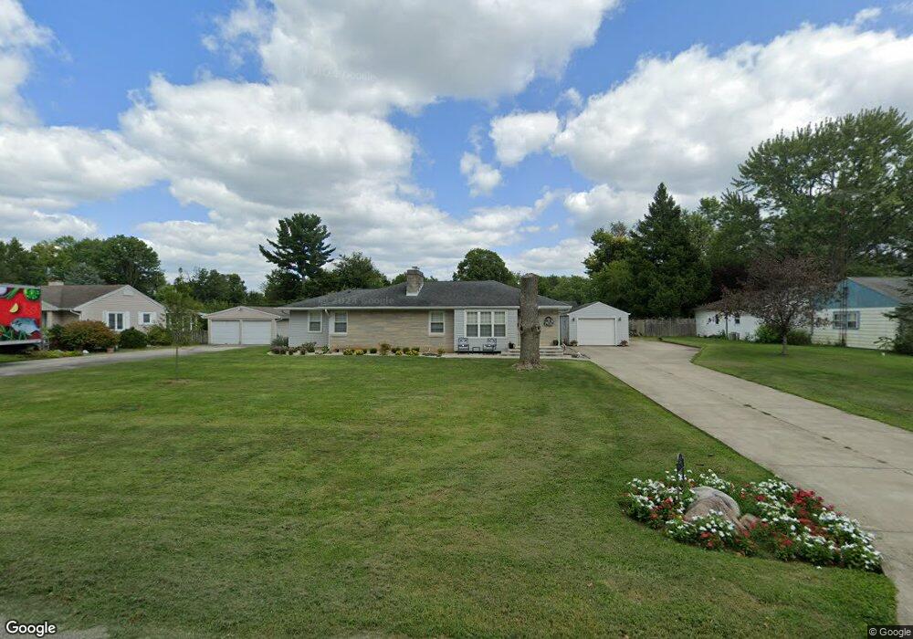 3323 Spruce St, Columbus, IN 47203 - photo 1