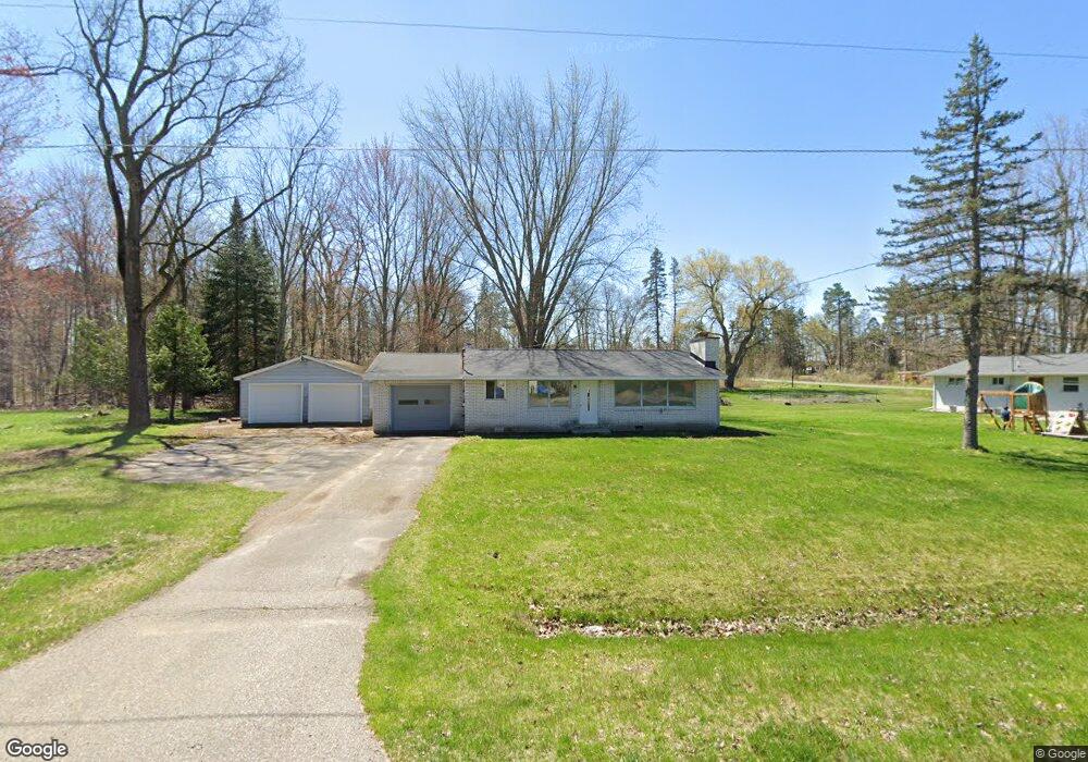 704 Prairie Creek Dr, Midland, MI 48640 - photo 1