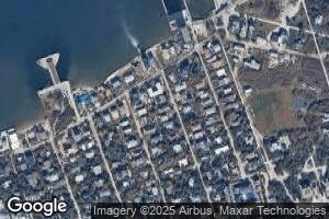 7 Seneca St, Ocean Beach, NY 11770