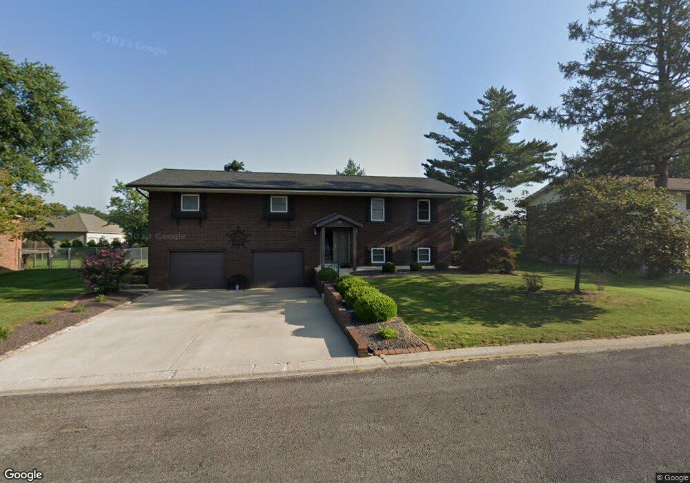 702 Bauer Ln, Maryville, IL 62062 - photo 1