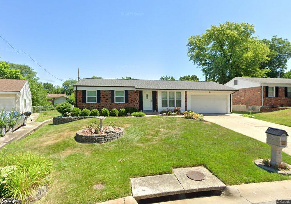 3222 Edgeworth Ln, Saint Charles, MO 63301 - photo 1