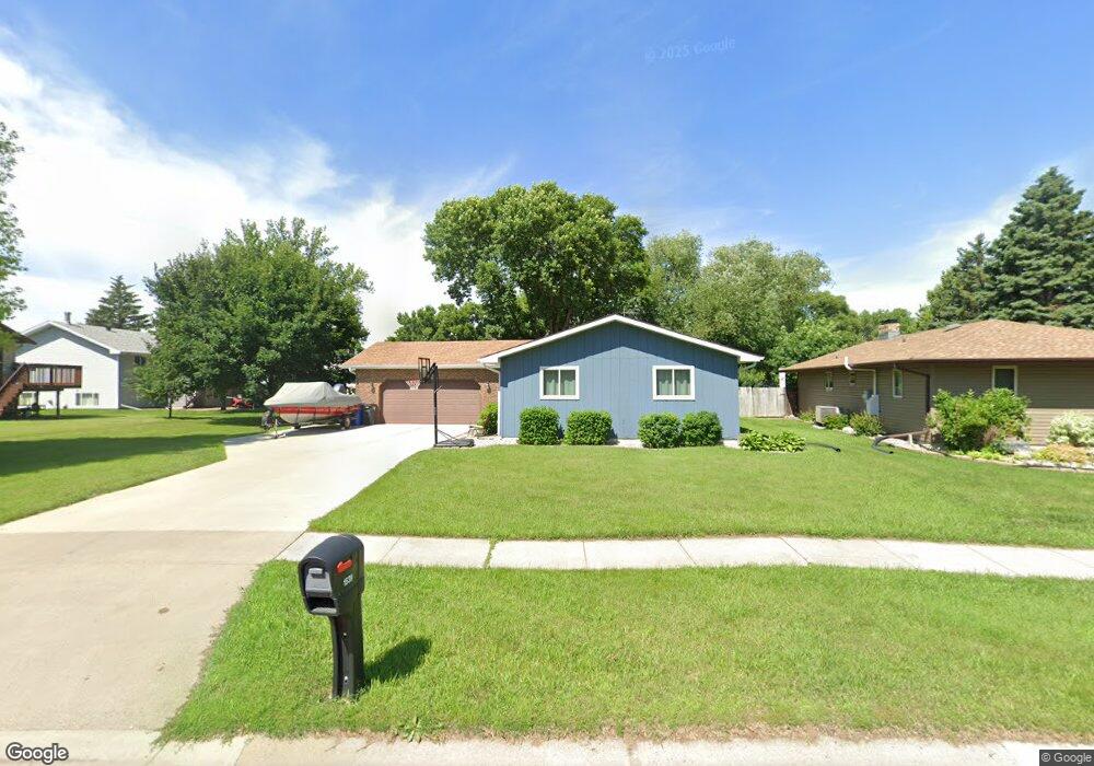 1539 23rd St S, Fargo, ND 58103 - photo 1