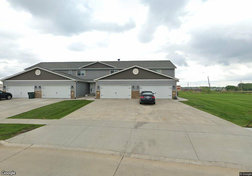 1625 Darby Dr, Waterloo, IA 50702 - photo 1