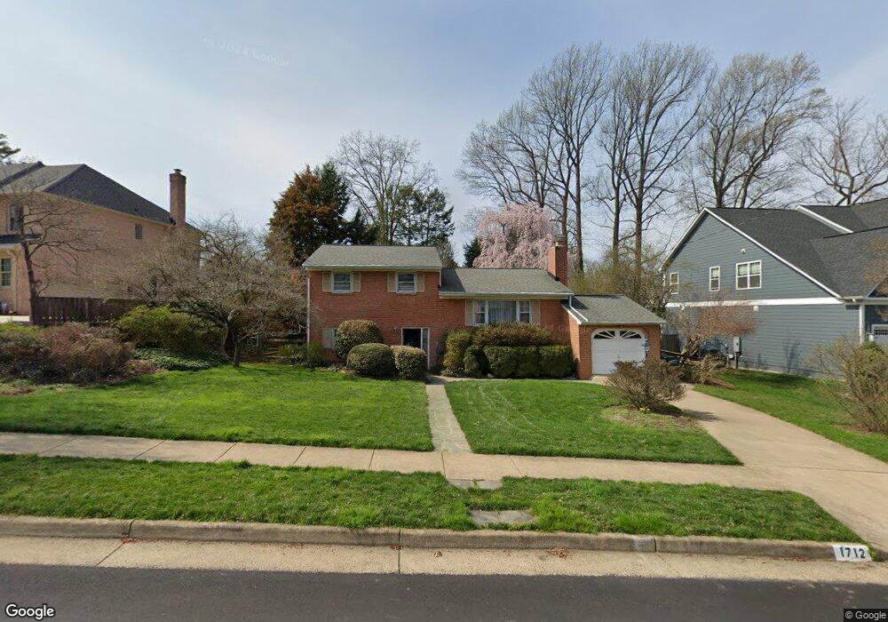 1712 Strine Dr, McLean, VA 22101 - photo 1