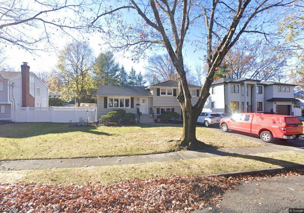 68 Jay Dr, Paramus, NJ 07652 - photo 1