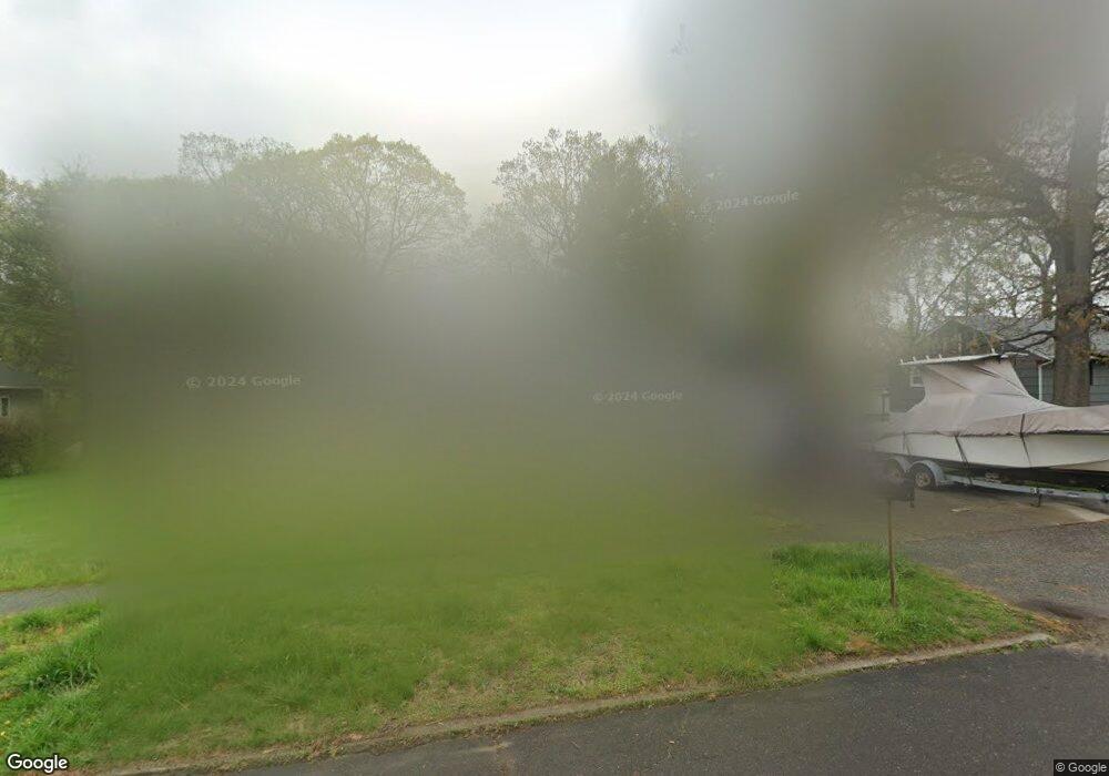 70 Meadowlawn Rd, Stratford, CT 06614 - photo 1