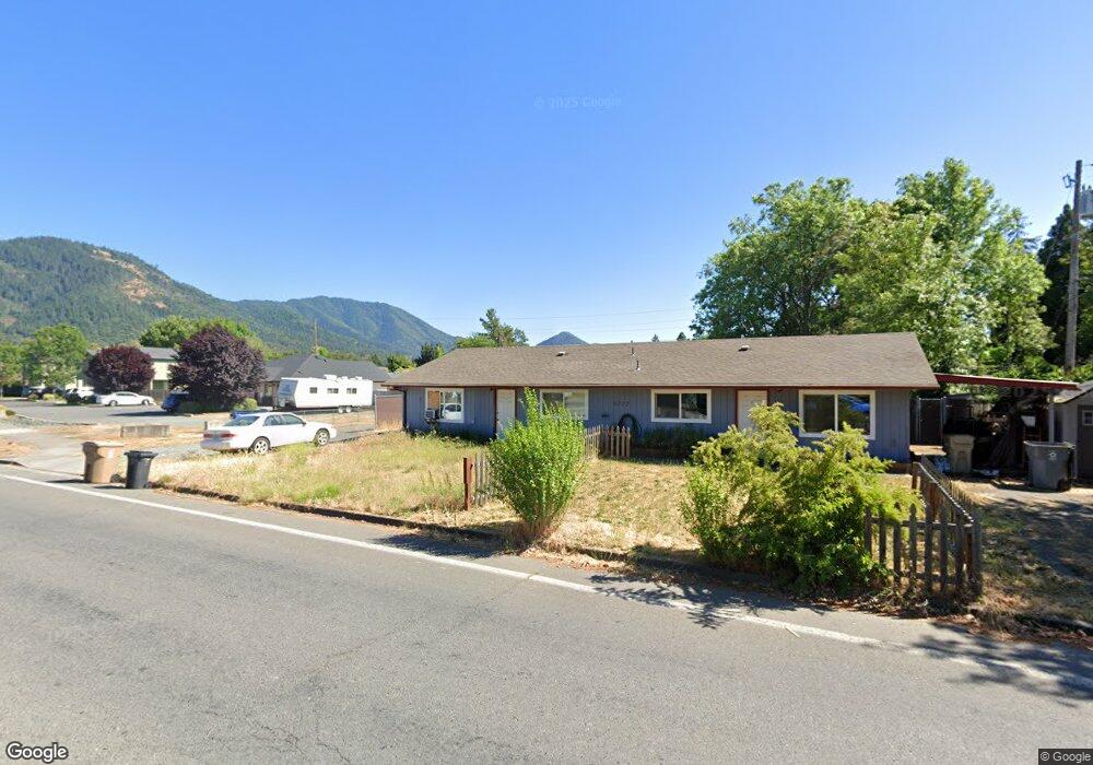 1317 SE M St unit A & B, Grants Pass, OR 97526 - photo 1