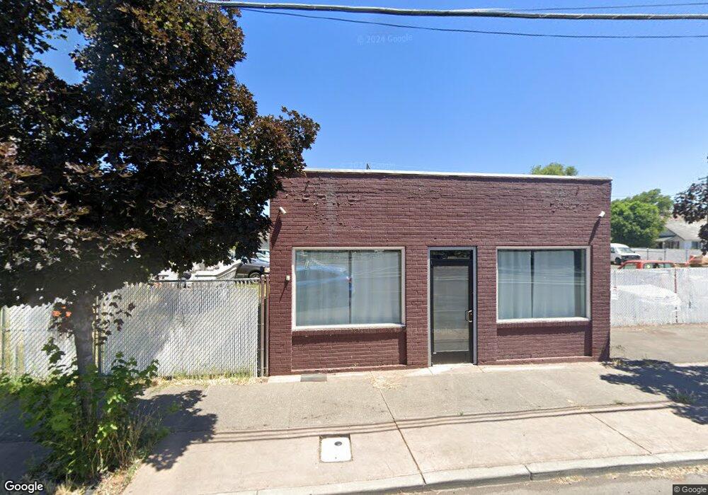 253 E Main St, Klamath Falls, OR 97601 - photo 1