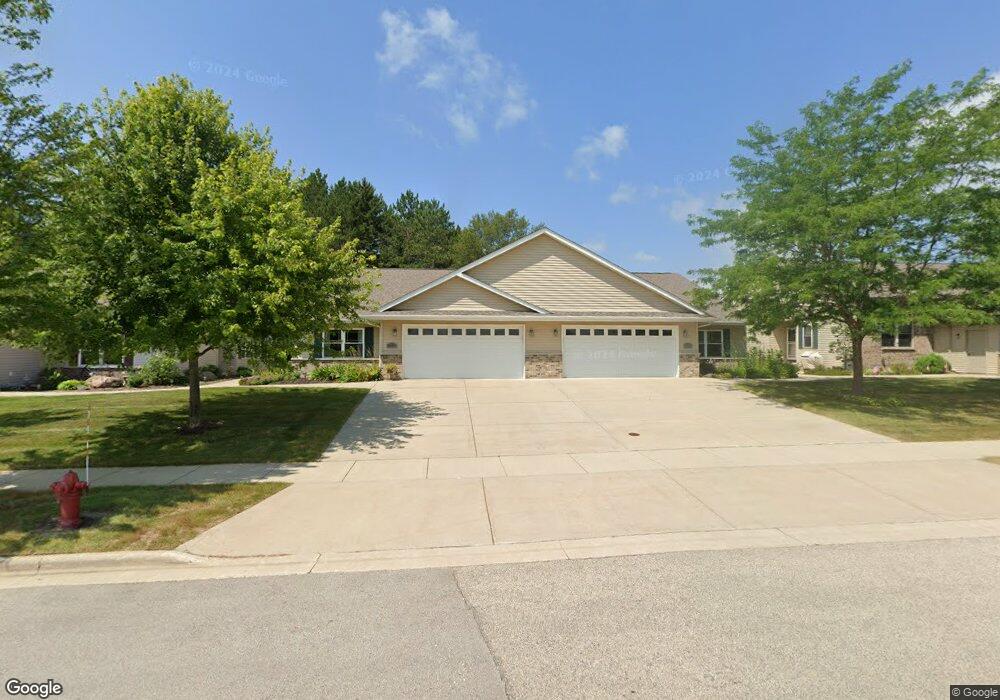 725 Prospect Dr, Kewaskum, WI 53040 - photo 1