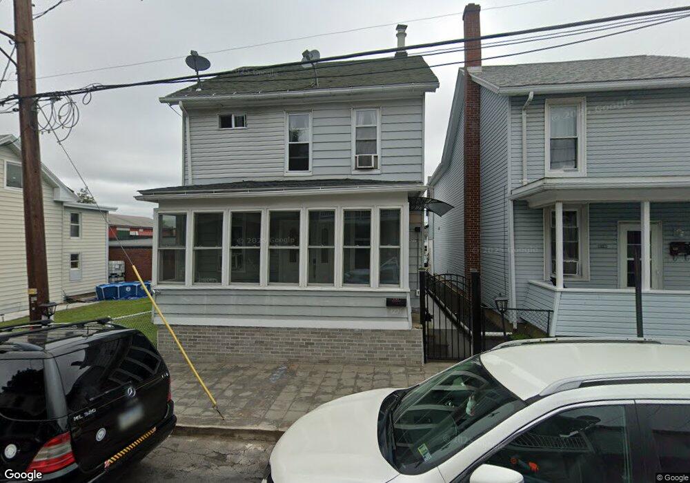 521 E Chestnut St, Hazleton, PA 18201 - photo 1