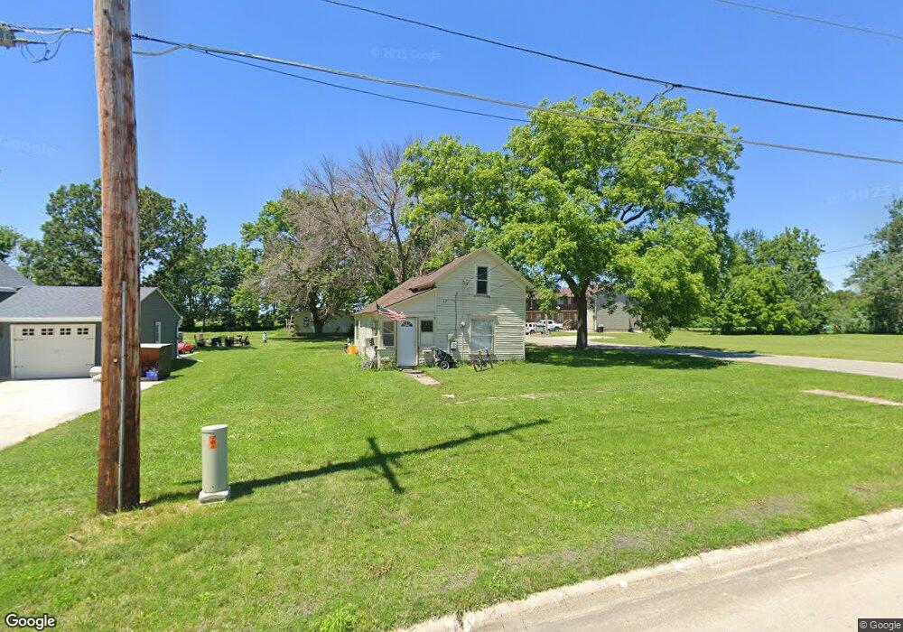 520 4th St NW, Clarion, IA 50525 - photo 1