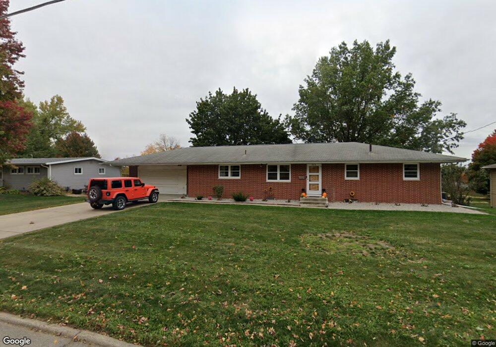 1013 S 14th Ave W, Newton, IA 50208 - photo 1