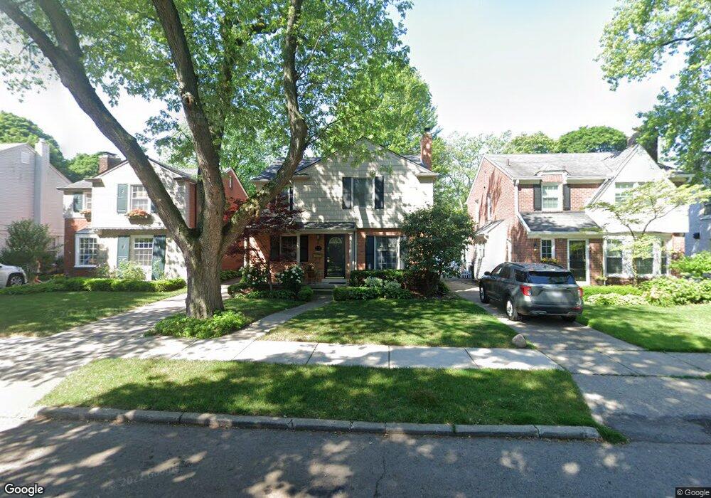 217 Mcmillan Rd, Grosse Pointe Farms, MI 48236 - photo 1