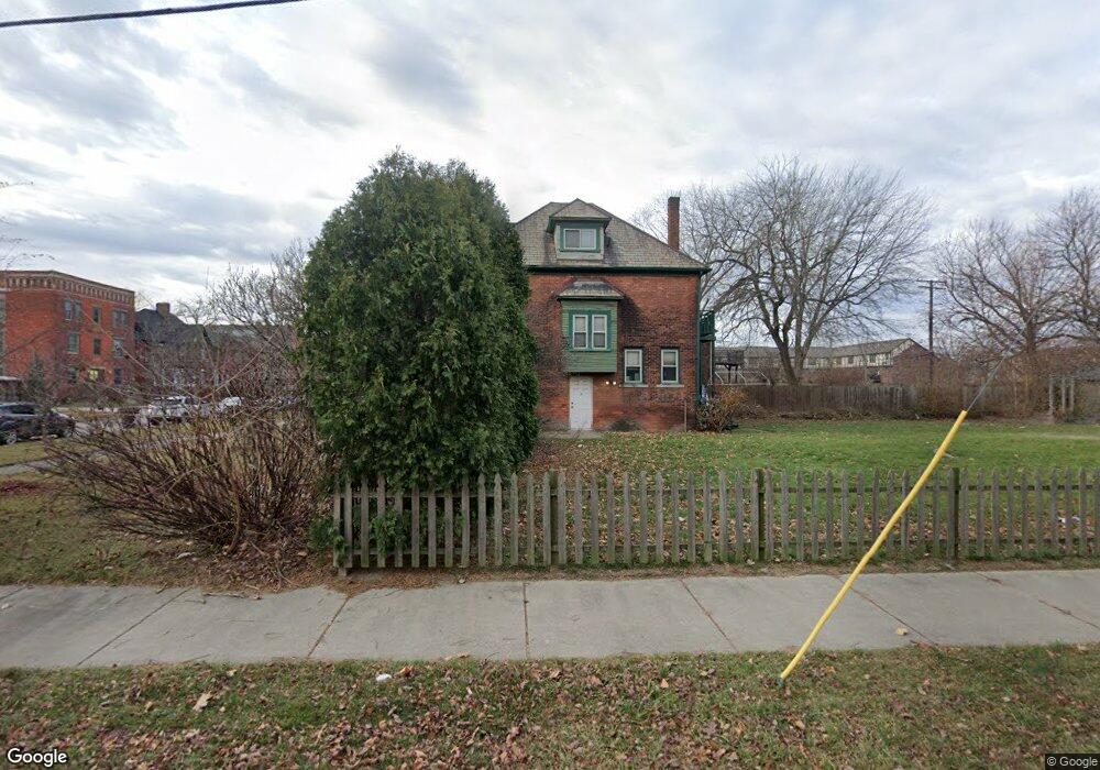 575 E Kirby St, Detroit, MI 48202 - photo 1