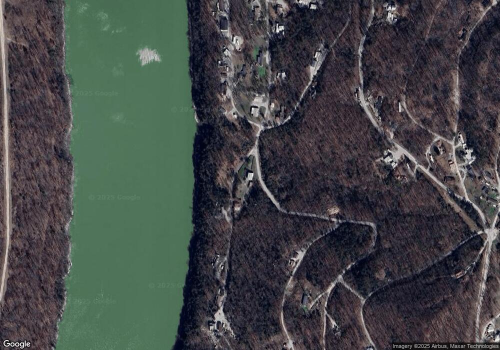 433 Spruce St, Burnside, KY 42519 - photo 1