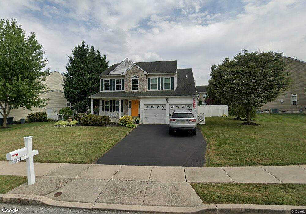 654 Willow Bend Dr, Swarthmore, PA 19081 - photo 1