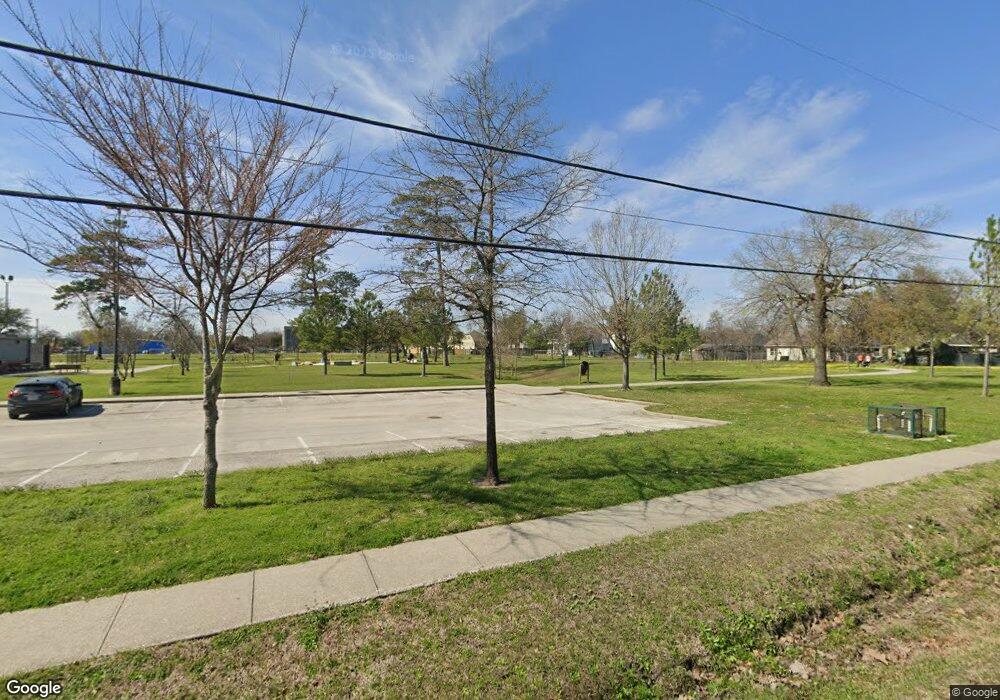 925 Northwood St, Houston, TX 77009 - photo 1