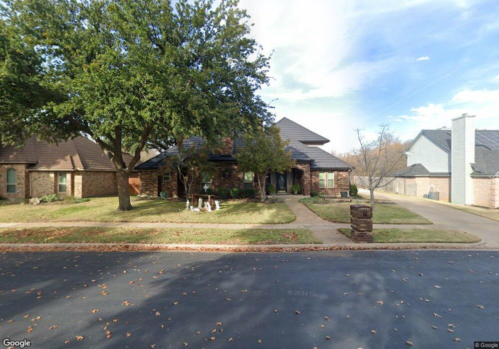 404 Evergreen Dr, Hurst, TX 76054 - photo 1