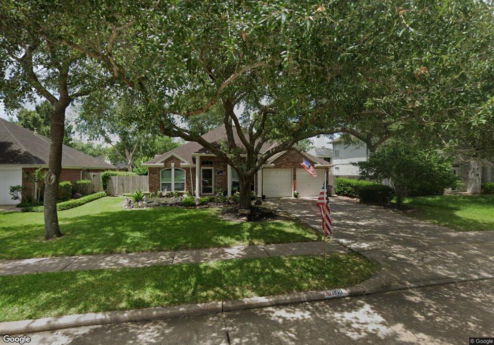 1810 N Mission Cir, Friendswood, TX 77546 - photo 1
