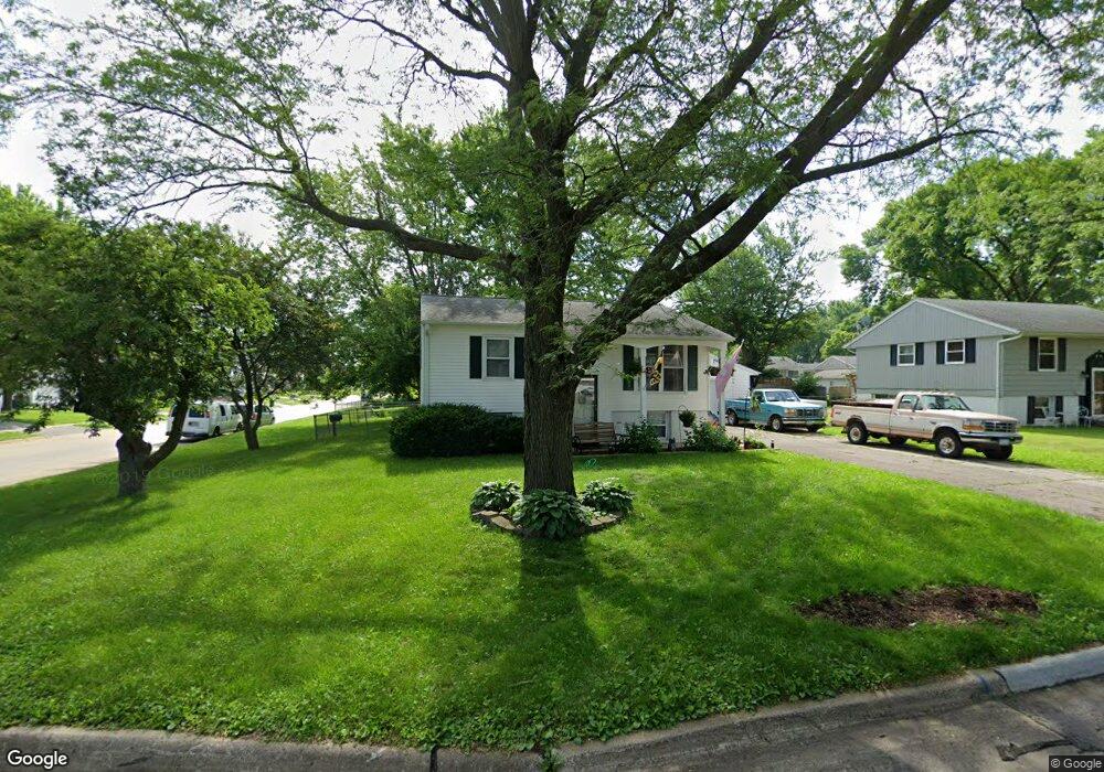 2903 Bramble Rd SW, Cedar Rapids, IA 52404 - photo 1