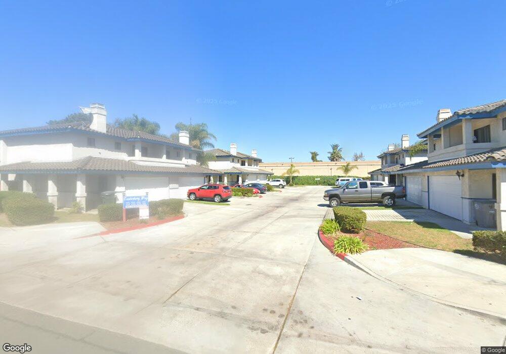 431 Canterbury Way unit 13, Oxnard, CA 93033 - photo 1