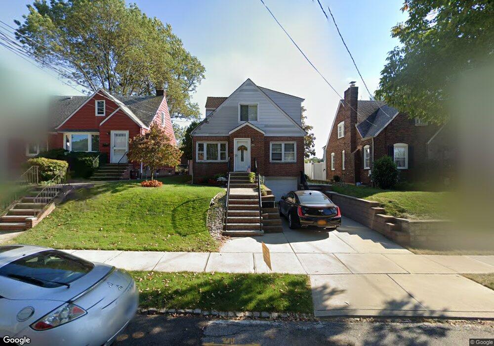 208 Kemball Ave, Staten Island, NY 10314 - photo 1