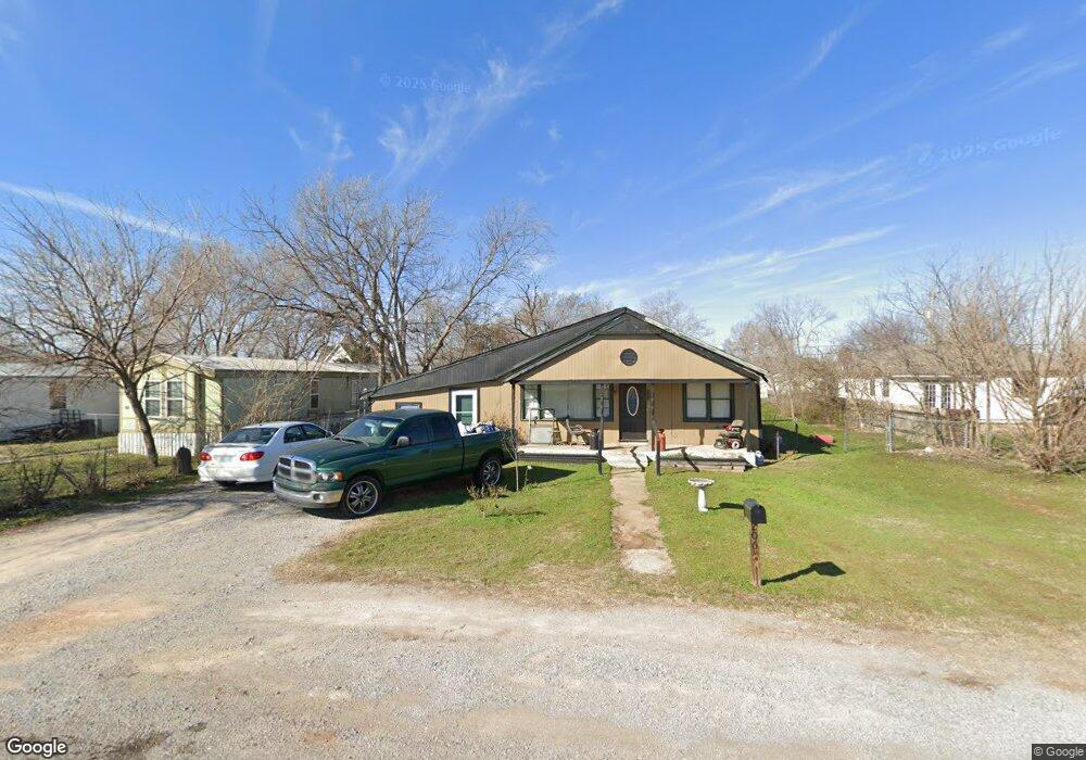 206 NW 4th St, Cache, OK 73527 - photo 1