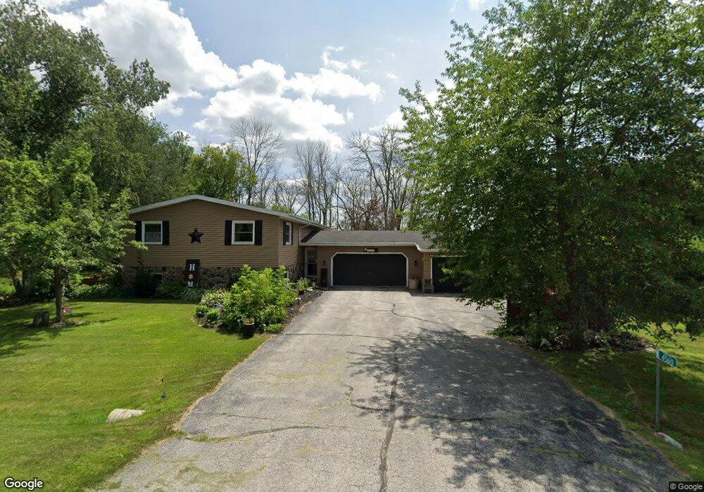 4560 Harvest Cir, Manitowoc, WI 54220 - photo 1