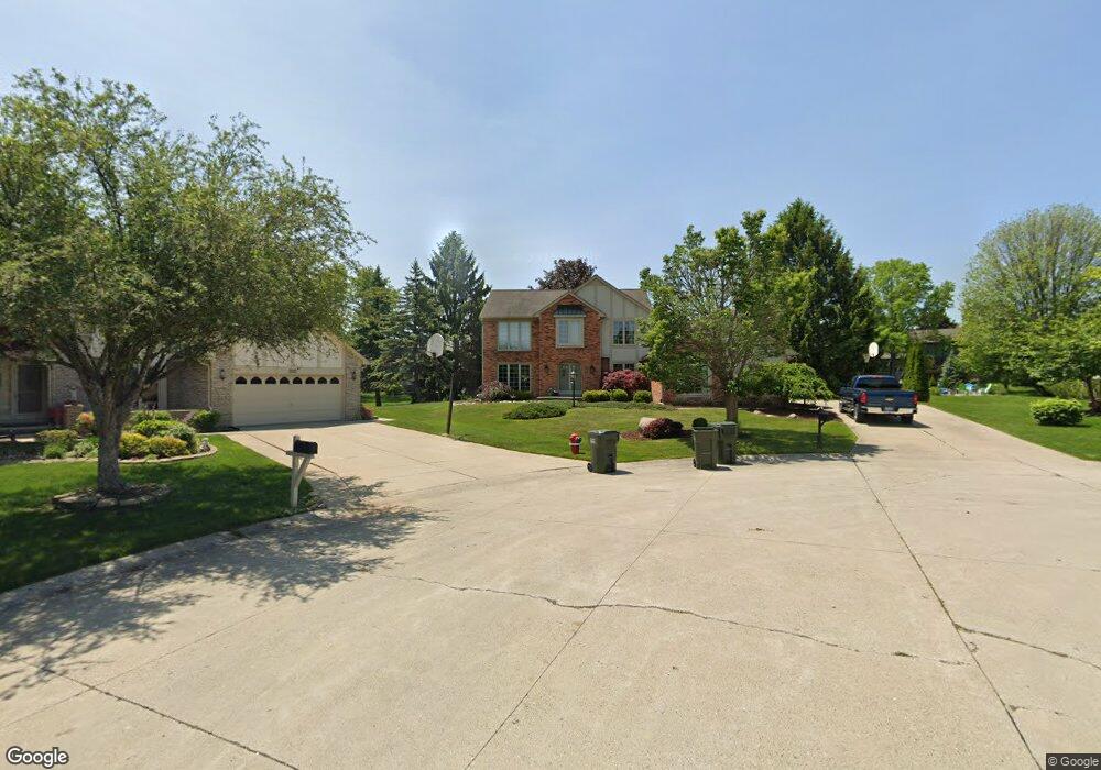 3531 Rocky Crest Ct, Rochester Hills, MI 48306 - photo 1
