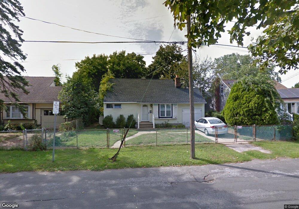 163 Buffalo Ave, Lindenhurst, NY 11757 - photo 1