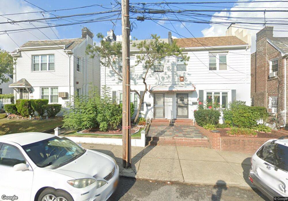 8288 166th St, Jamaica, NY 11432 - photo 1