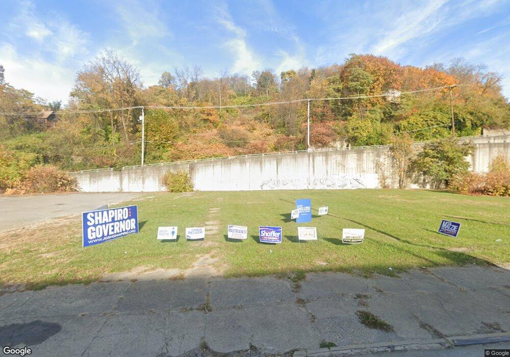 240 Franklin Ave, Aliquippa, PA 15001 - photo 1