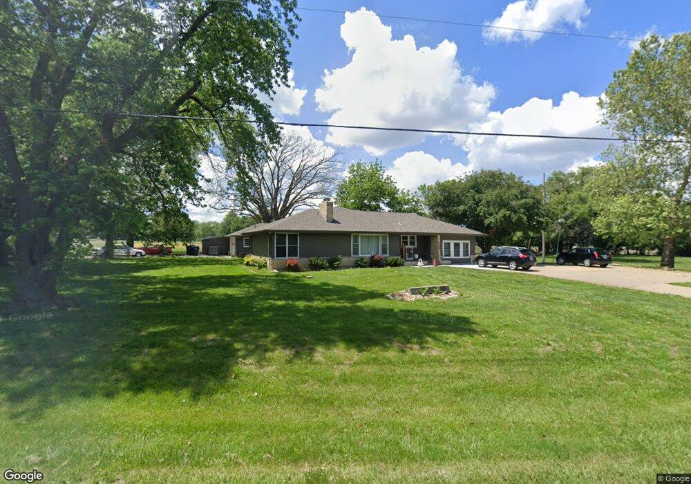 5247 SW Burlingame Rd, Topeka, KS 66609 - photo 1