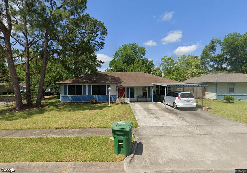 10922 Newton St, Houston, TX 77075 - photo 1