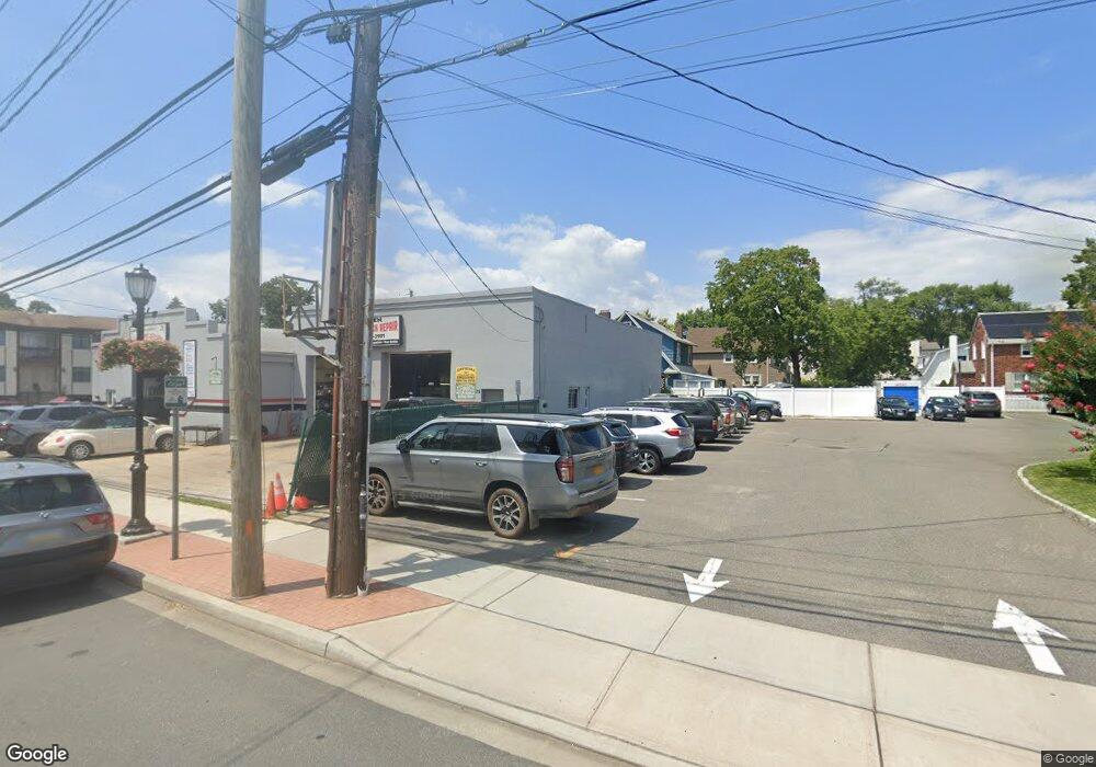 35 Manorhaven Blvd unit 1, Port Washington, NY 11050 - photo 1