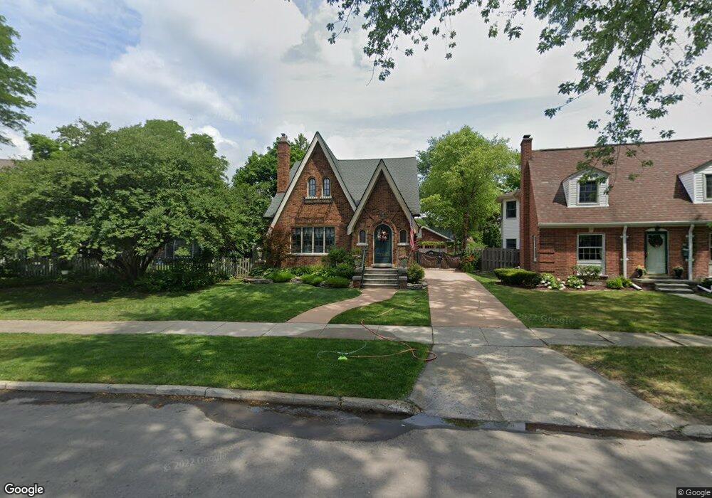 386 Merriweather Rd, Grosse Pointe Farms, MI 48236 - photo 1