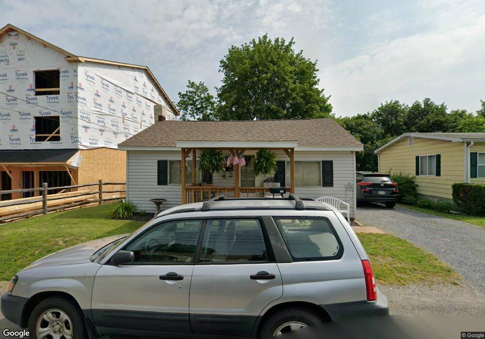 455 S Walnut St, Slatington, PA 18080 - photo 1