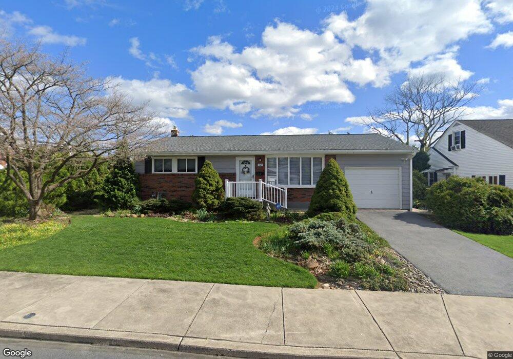 1714 W Whitehall St unit 1720, Allentown, PA 18104 - photo 1