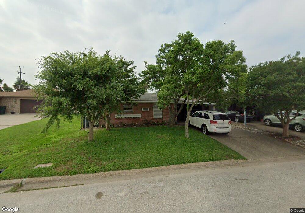 7909 Pruitt Dr, Galveston, TX 77554 - photo 1